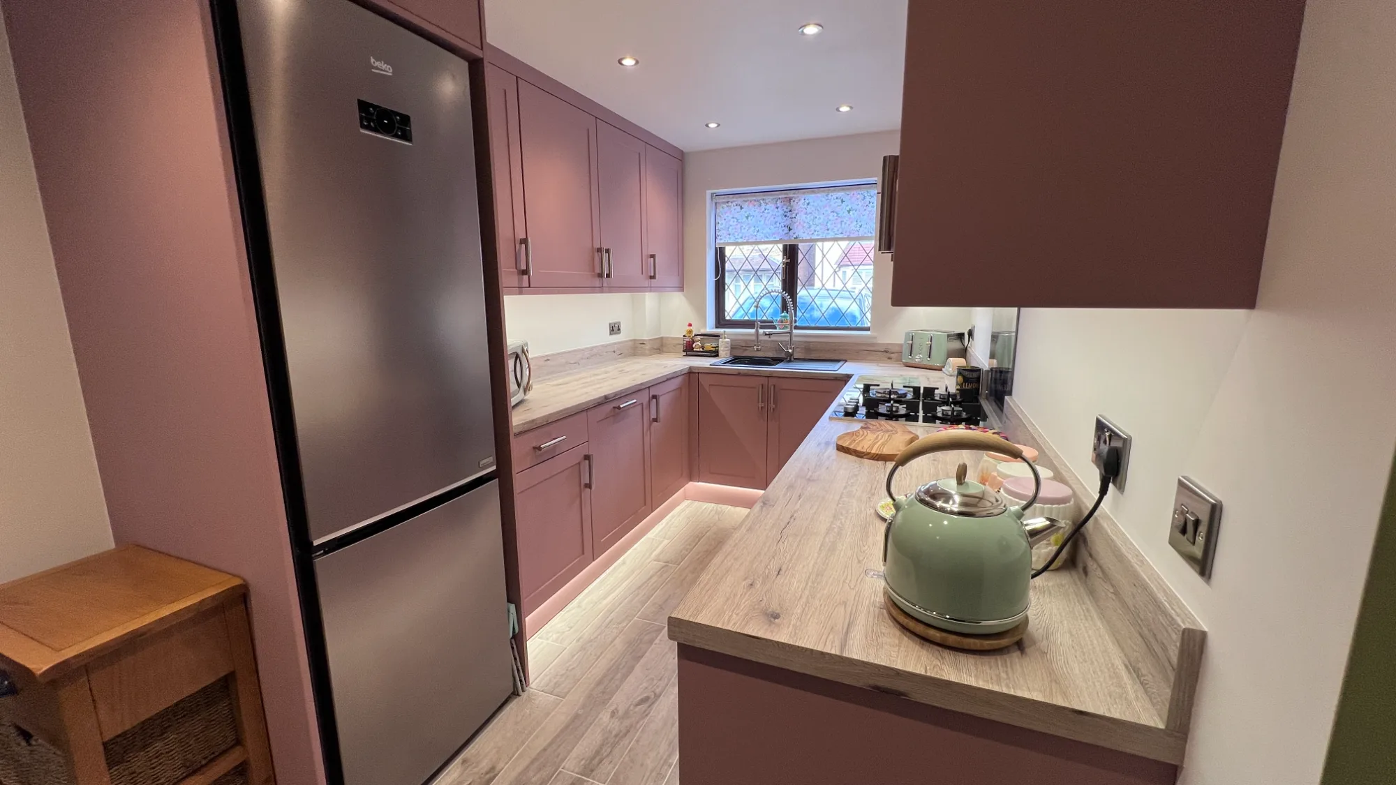 Bespoke mauve shaker kitchen
